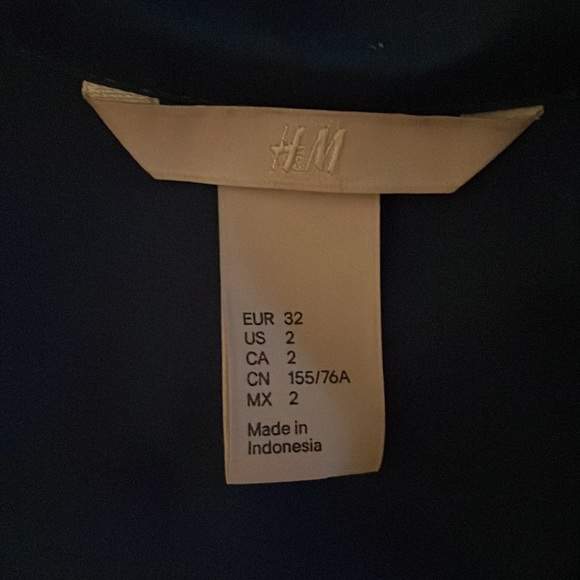 H&M 2 for 1 Button down shirts - Picture 4 of 5